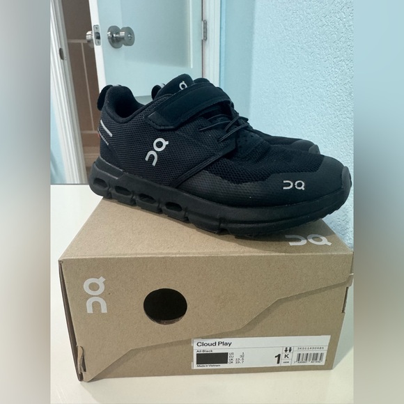 On Running Kids Black Sneakers - Picture 4 of 7